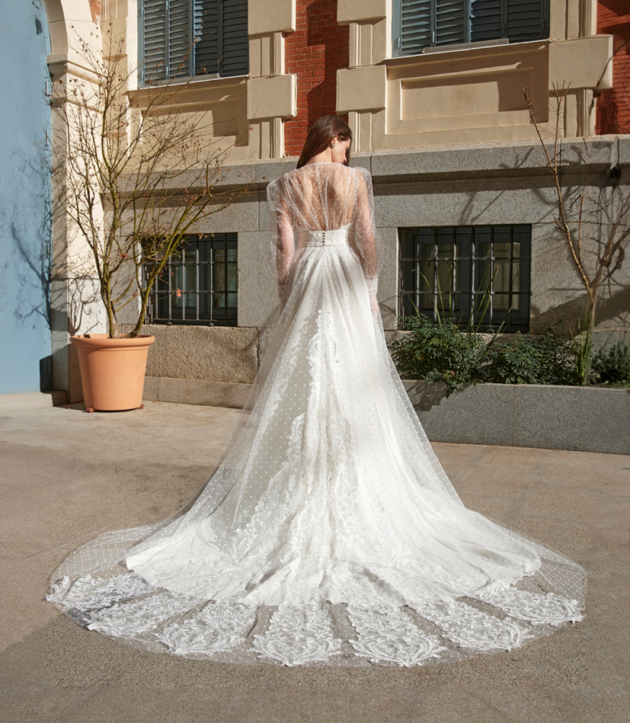 Abiti da sposa 2024 Silvia Fernández MIRANDA-POSTERIORE